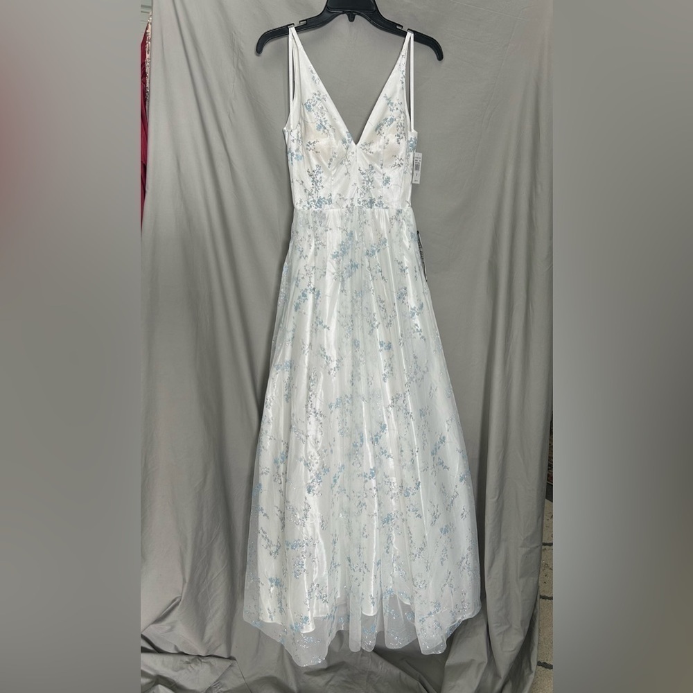Blonde Nites Juniors' Embroidered Ball Gown NWT